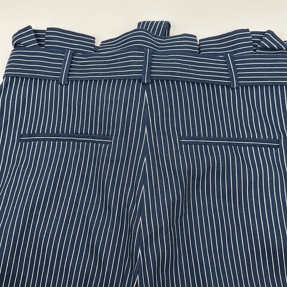 ALICE + OLIVIA Laurine belted striped linen-blend shorts - Picture 12 of 12